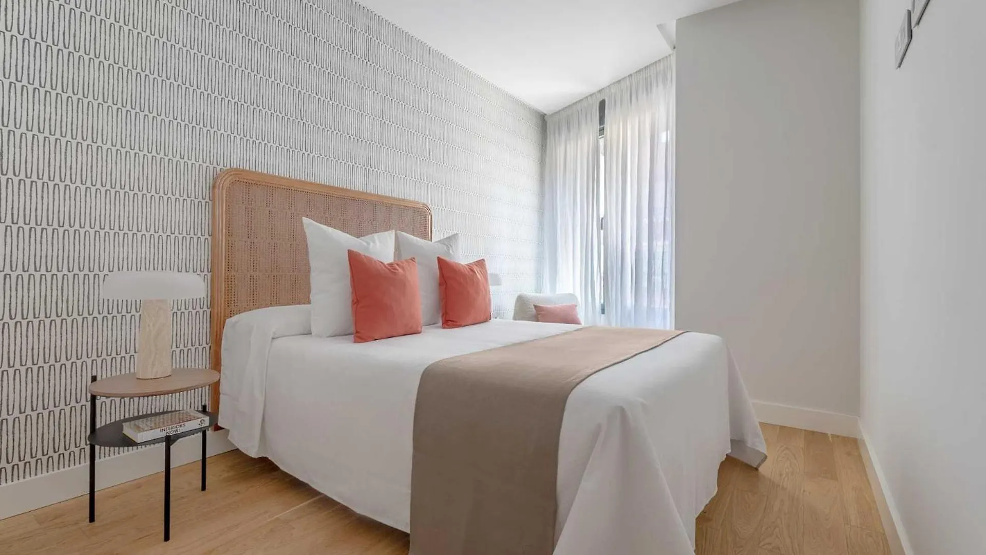 Duplex Con Piscina Y Garaje En Ciudad Jardin Apartment Madrid Spain