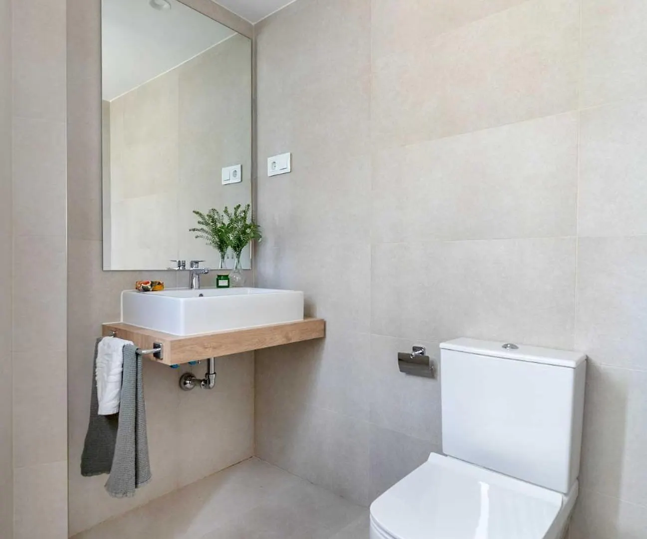 Duplex Con Piscina Y Garaje En Ciudad Jardin Apartment Madrid