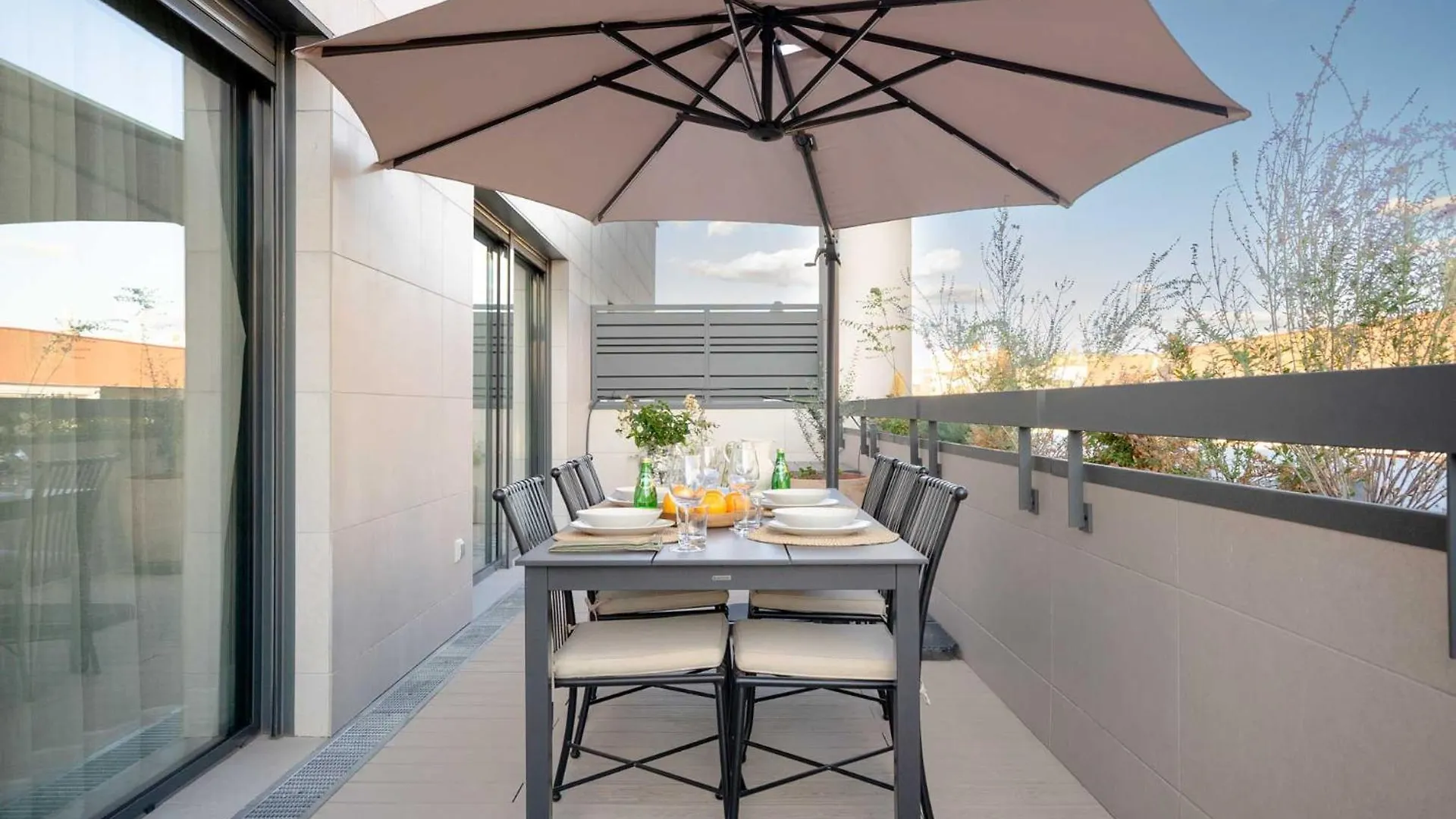 Duplex Con Piscina Y Garaje En Ciudad Jardin Apartment Madrid