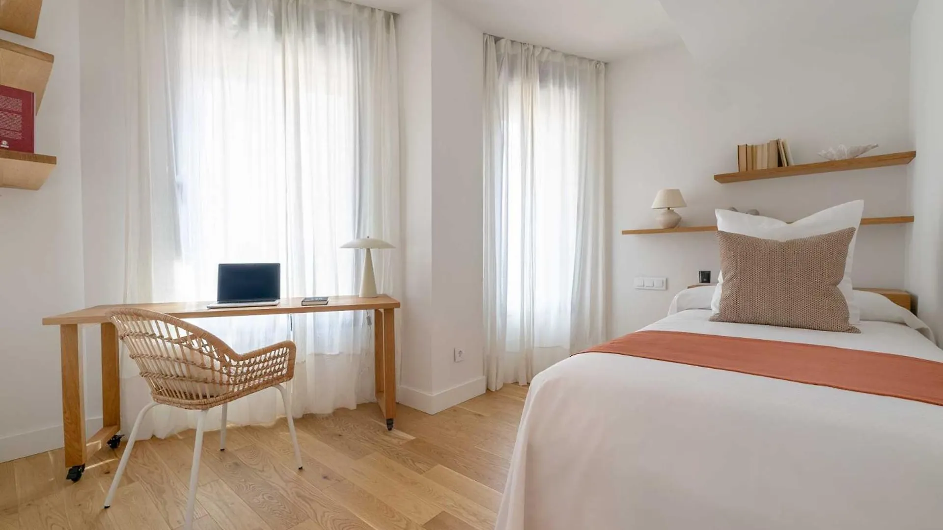 Duplex Con Piscina Y Garaje En Ciudad Jardin Apartment Madrid 0*,