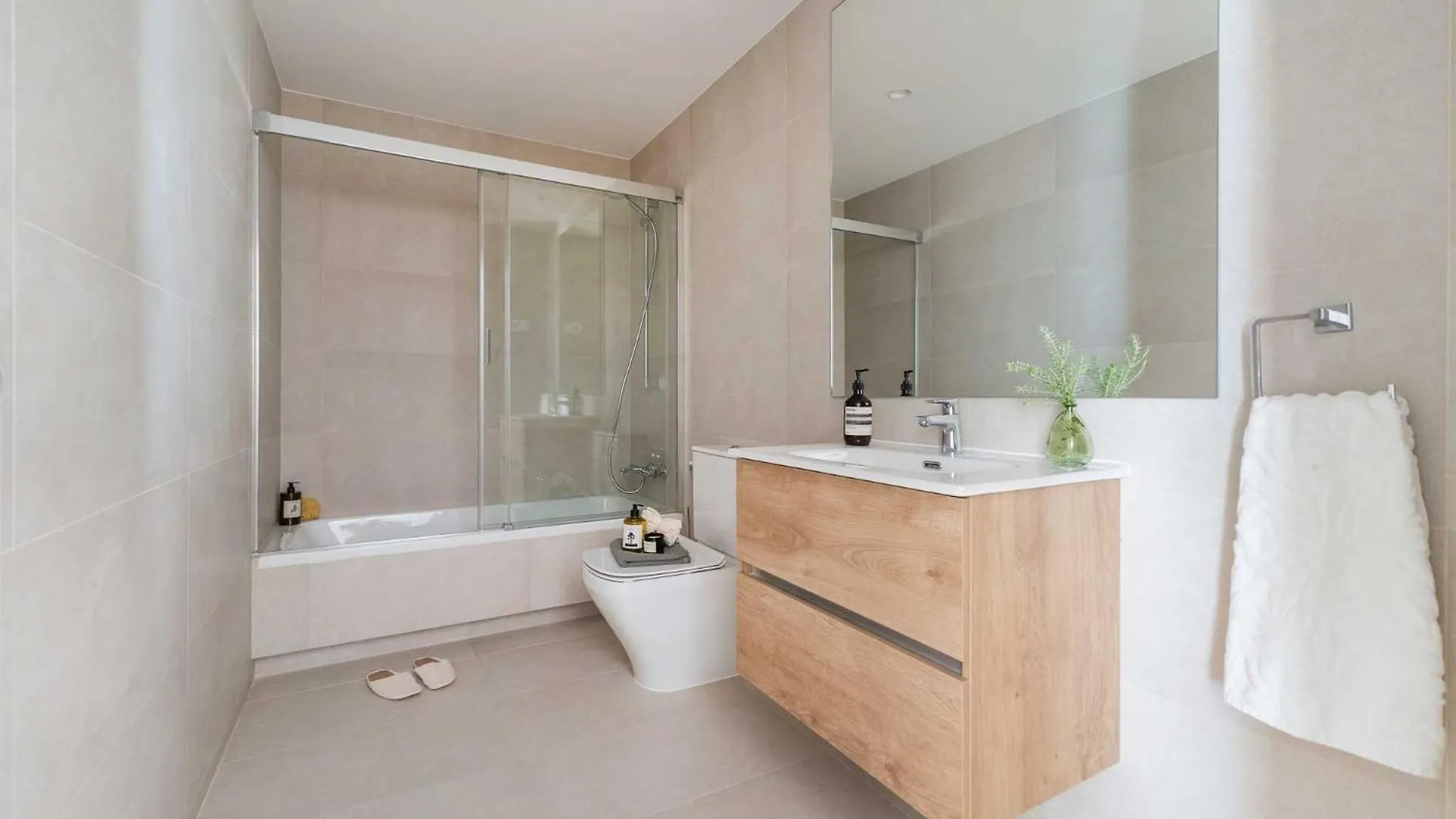 Duplex Con Piscina Y Garaje En Ciudad Jardin Apartment Madrid